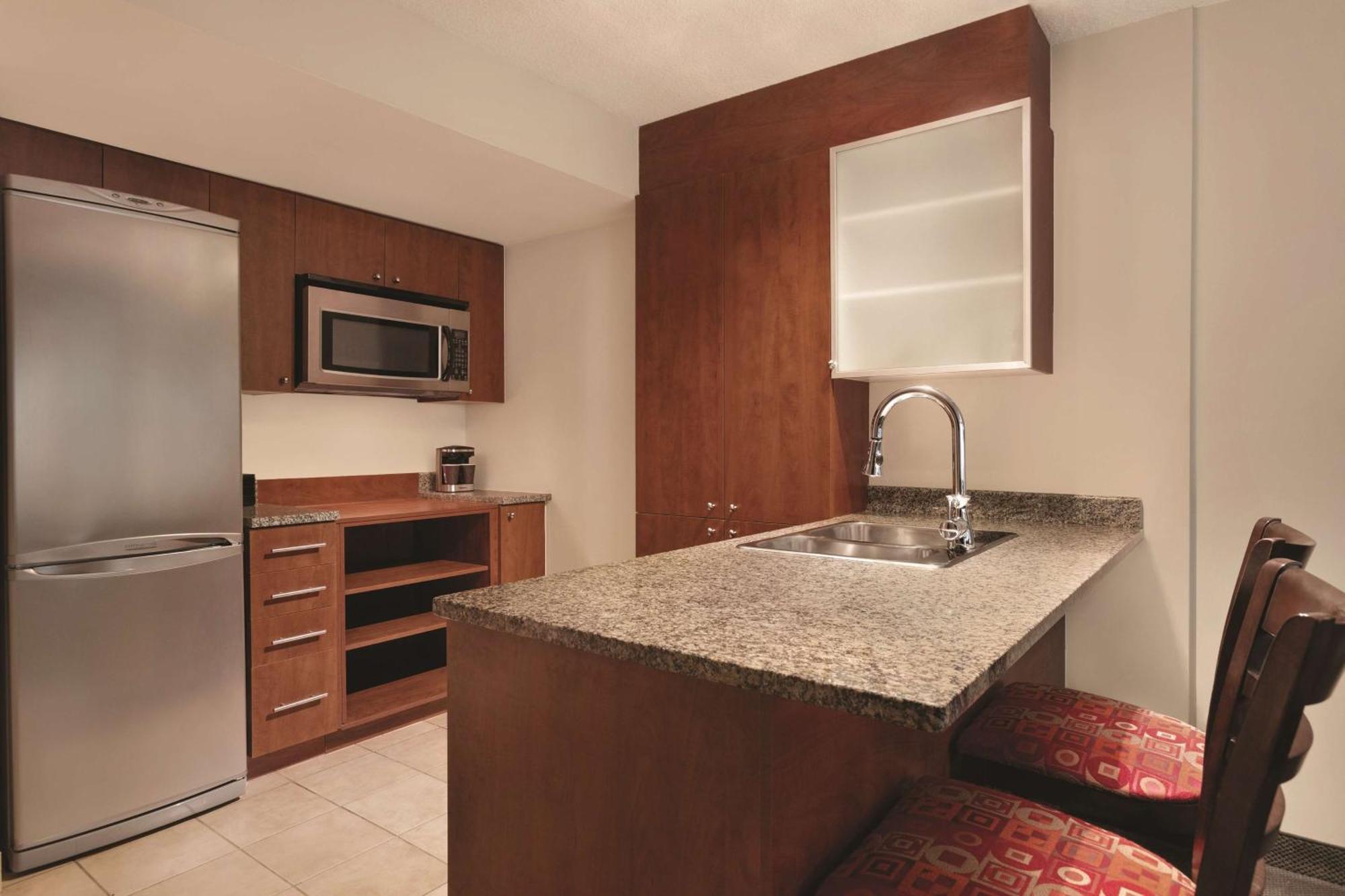 Embassy Suites By Hilton - מונטריאול מראה חיצוני תמונה