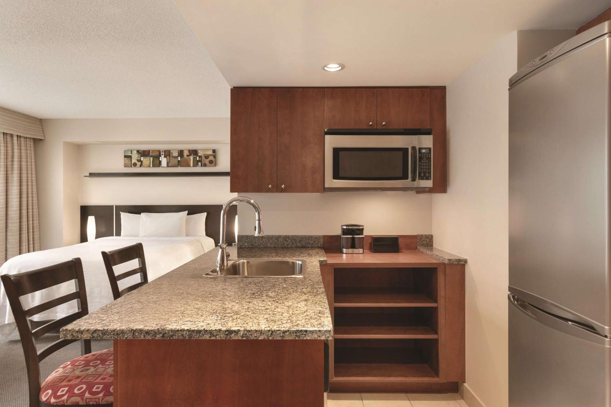Embassy Suites By Hilton - מונטריאול מראה חיצוני תמונה
