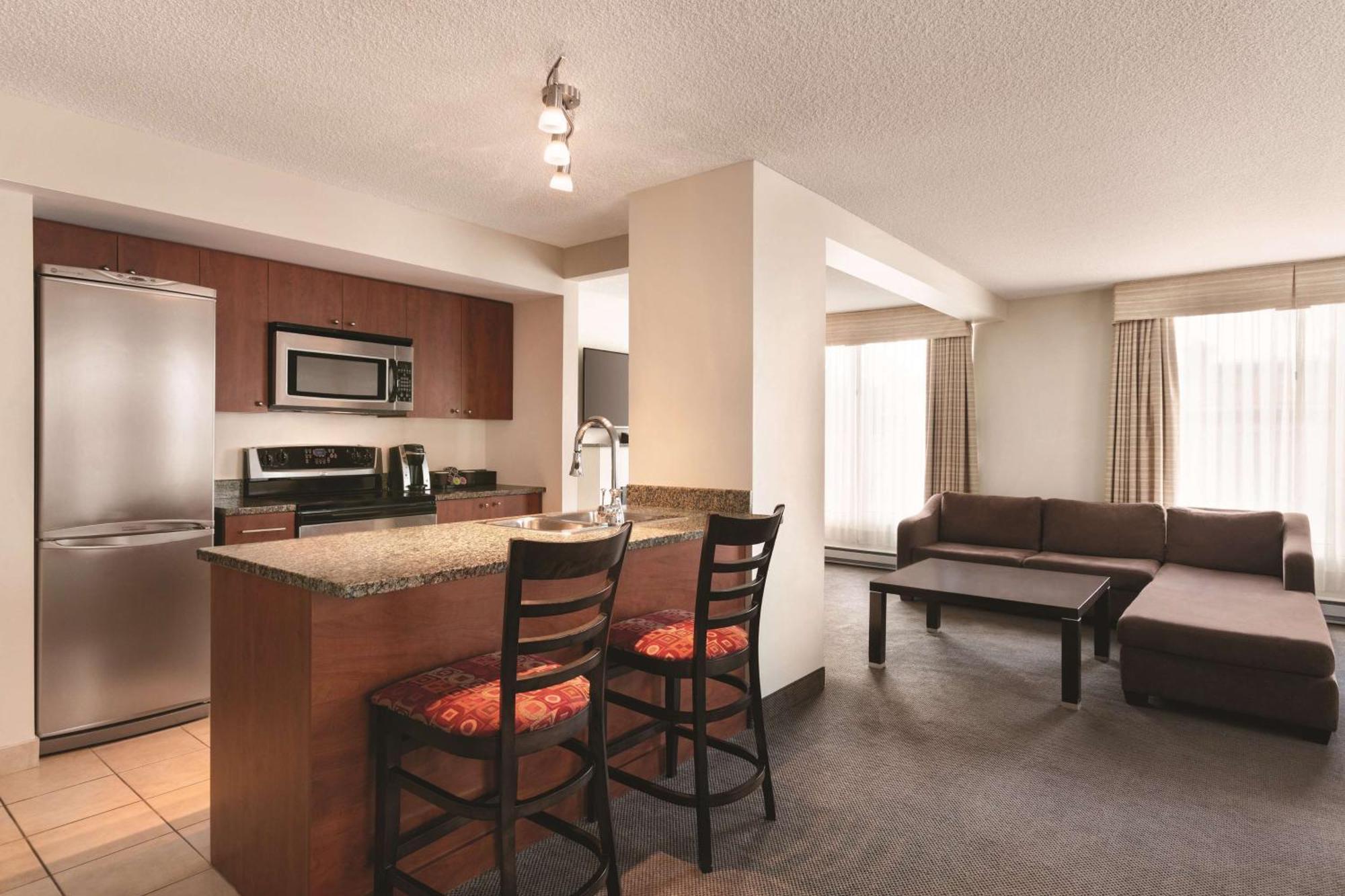 Embassy Suites By Hilton - מונטריאול מראה חיצוני תמונה