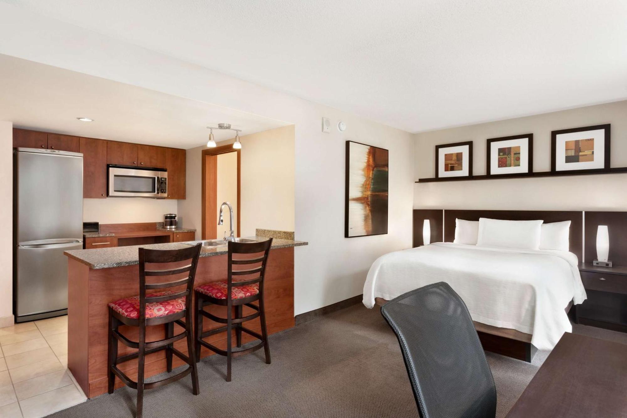 Embassy Suites By Hilton - מונטריאול מראה חיצוני תמונה