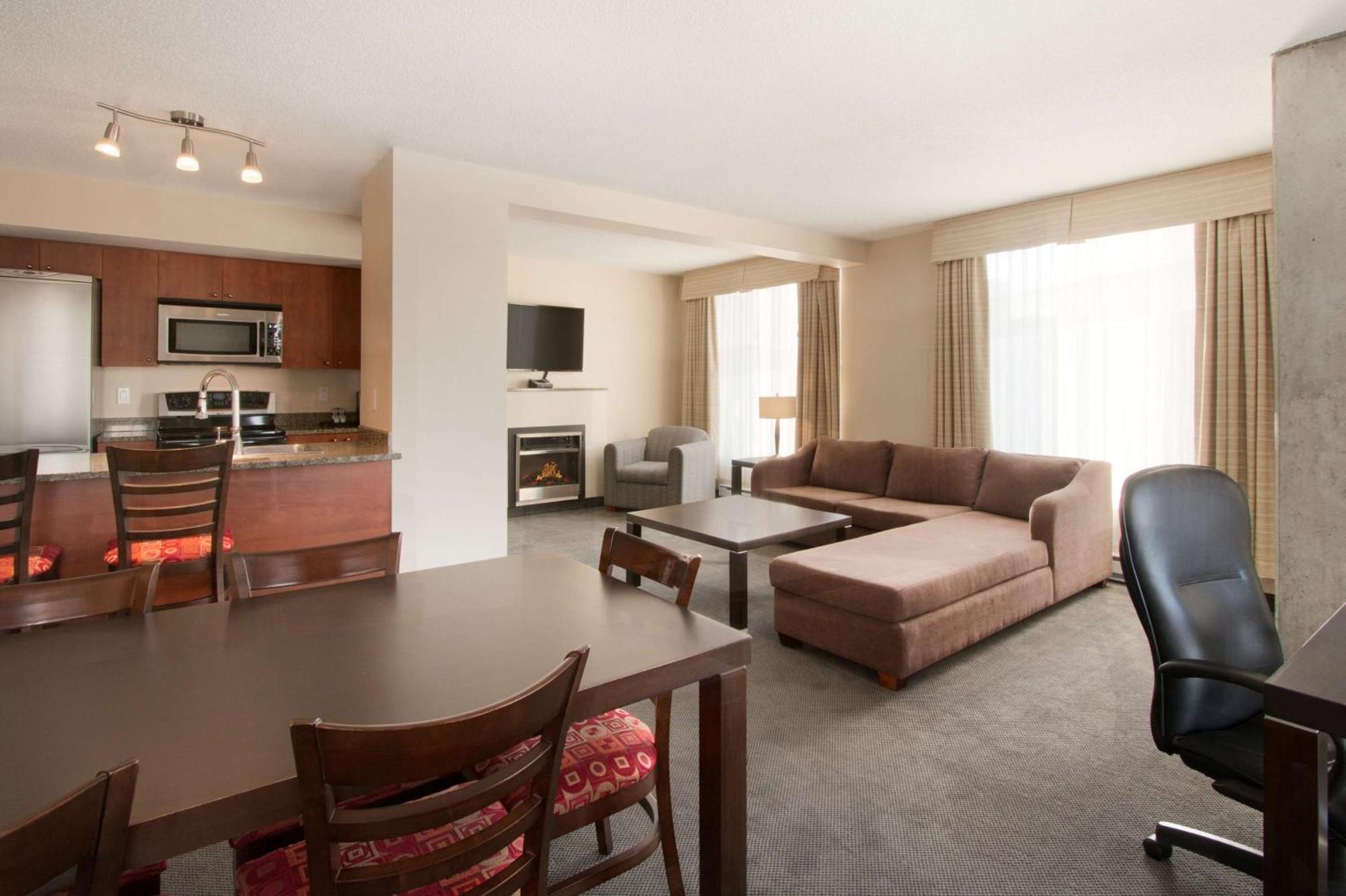 Embassy Suites By Hilton - מונטריאול מראה חיצוני תמונה