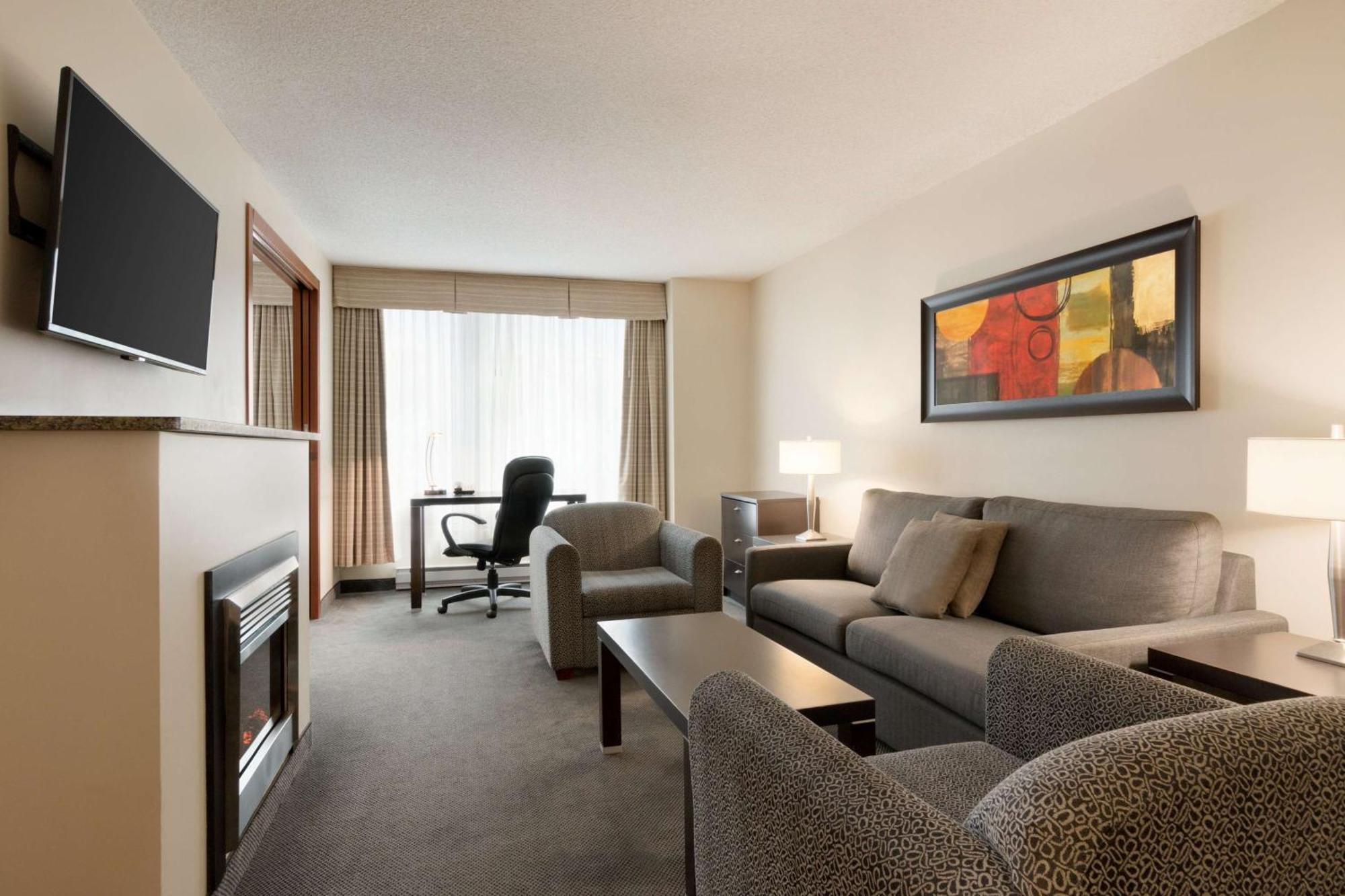 Embassy Suites By Hilton - מונטריאול מראה חיצוני תמונה